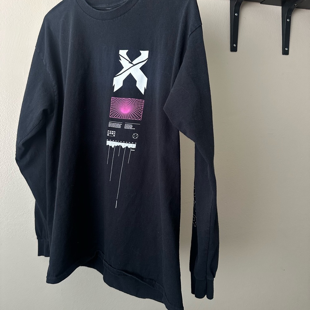 Excision long sleeve